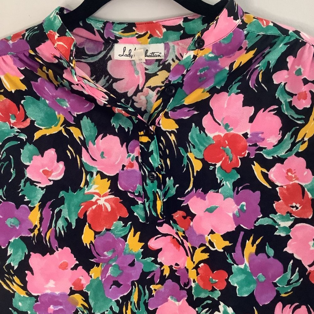 Vintage Lady Manhattan Floral Blouse - Picture 2 of 6